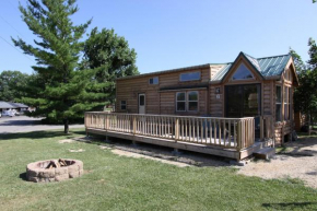 Lakeland RV Campground Deluxe Loft Cabin 11